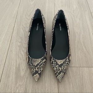 Via Spiga / Block Heel Pump in Snakeskin